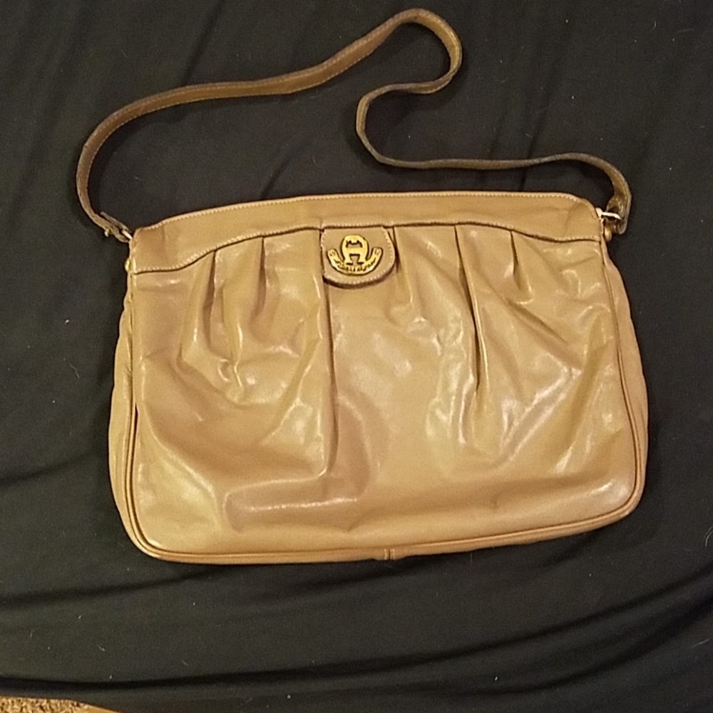 Vintage 70s Aigner purse in "camel"